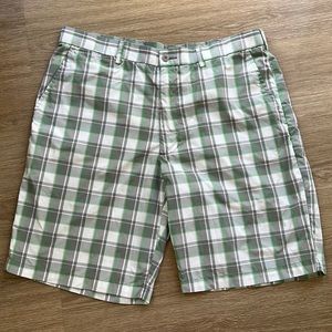 Golf shorts